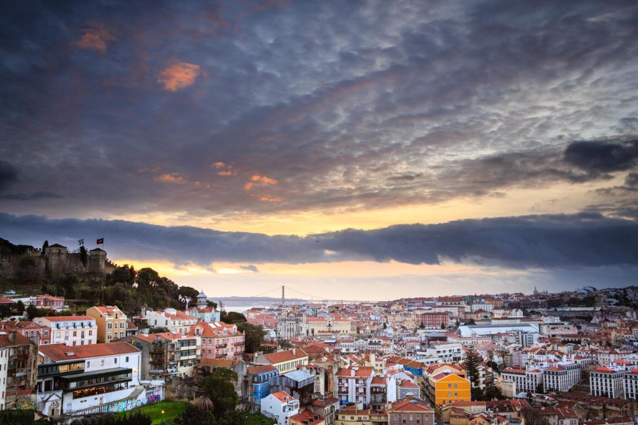Charming Apartment In Private Condominium At Graca Lissabon Buitenkant foto
